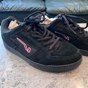 Vintage Vans Westchester Black/Red Men's Shoes Size 10.5 Brand new.